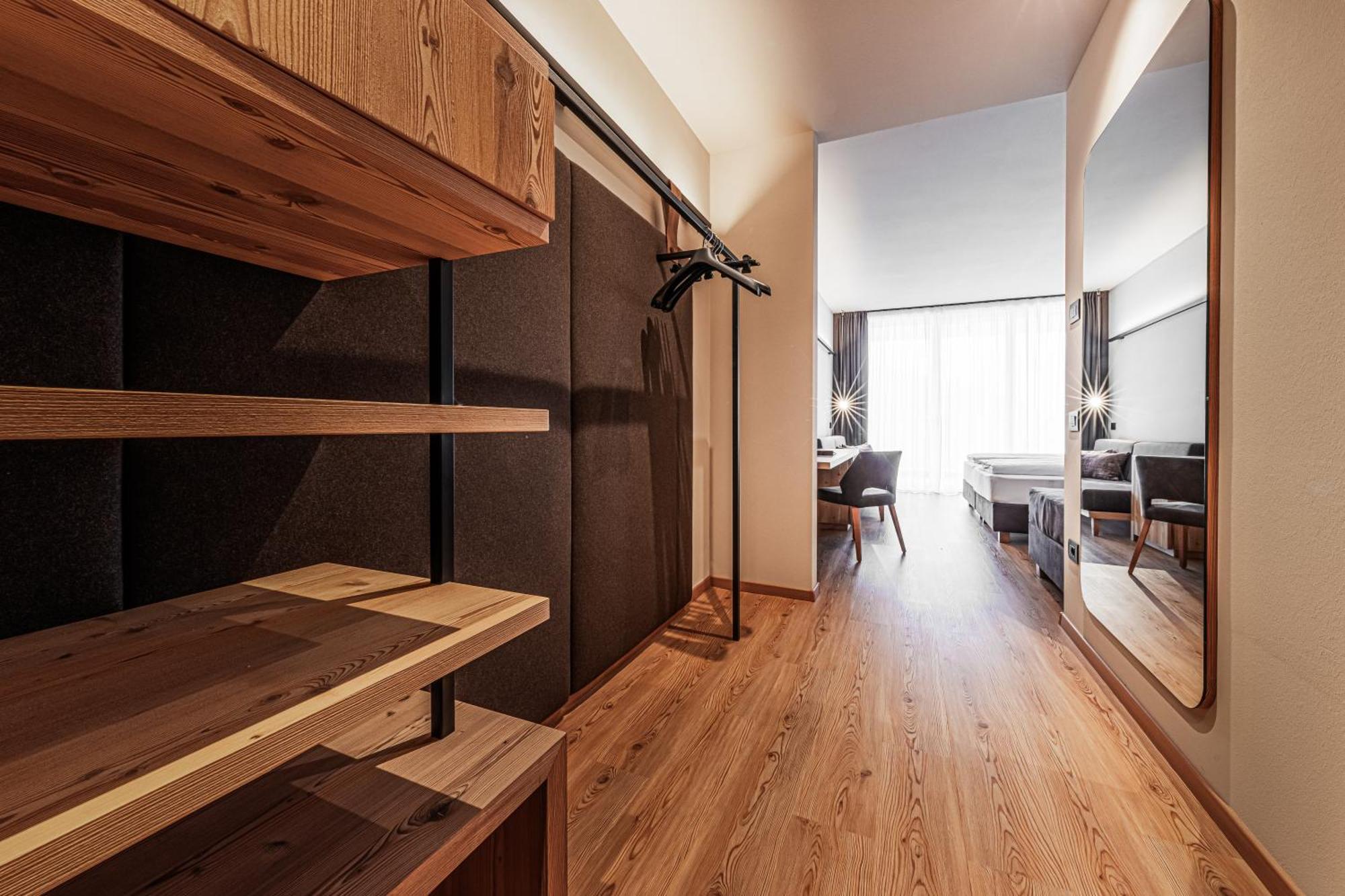 Hotel Alpenrose Dolomites Ла Вале Екстериор снимка