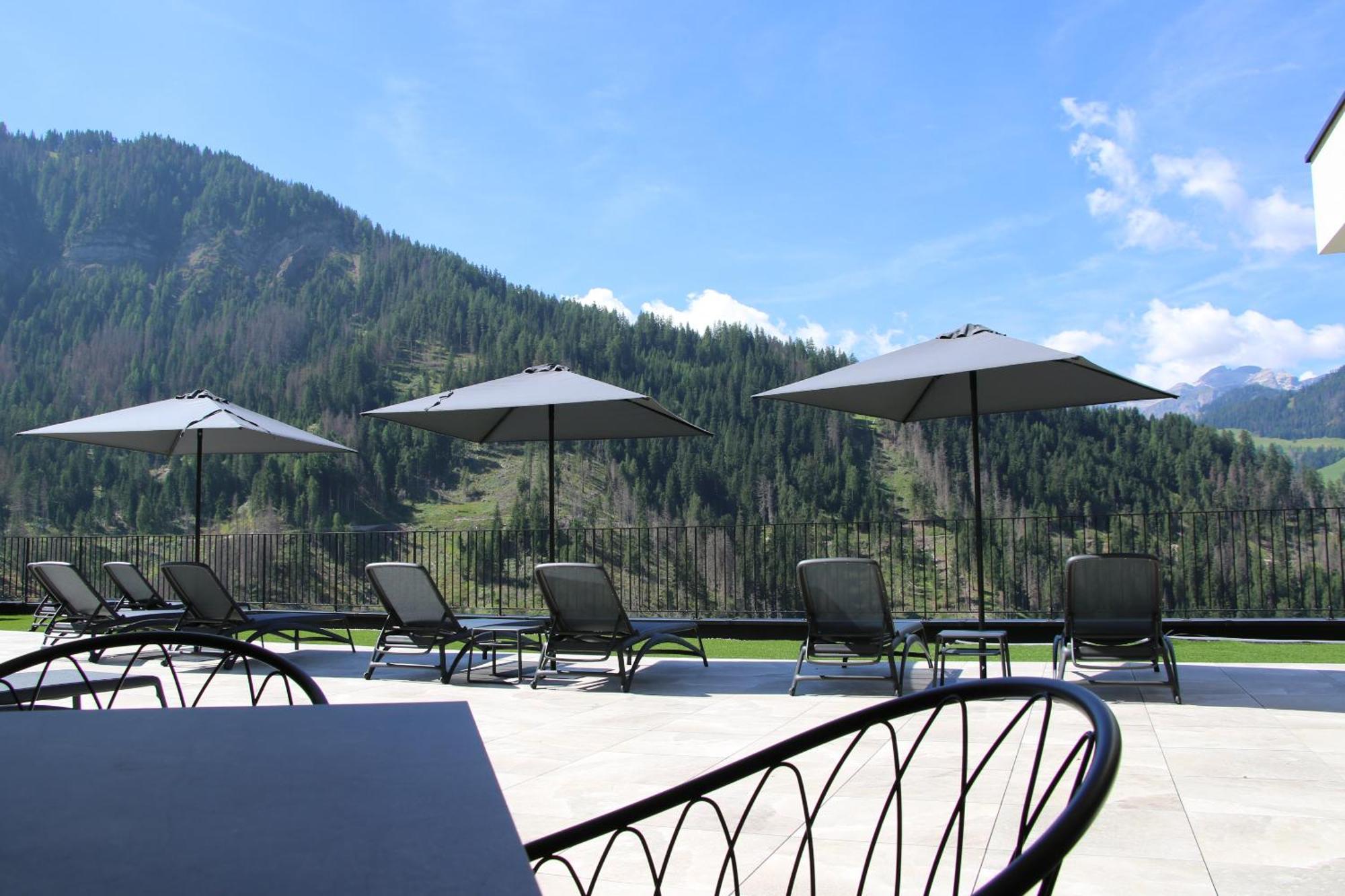 Hotel Alpenrose Dolomites Ла Вале Екстериор снимка
