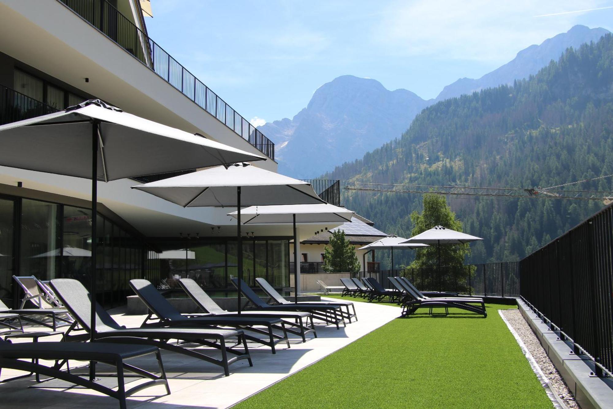Hotel Alpenrose Dolomites Ла Вале Екстериор снимка