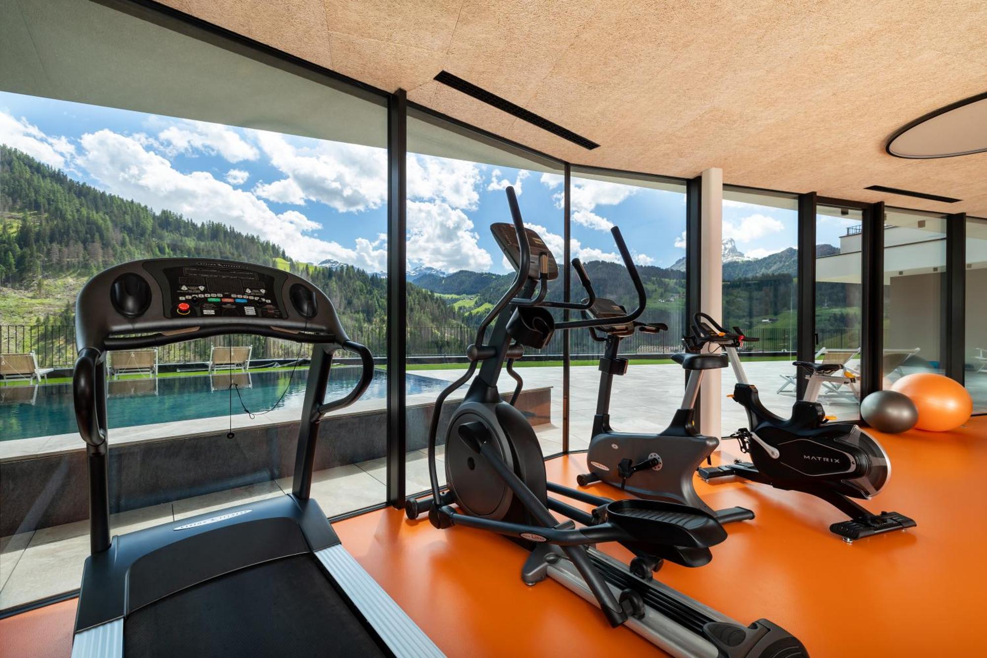 Hotel Alpenrose Dolomites Ла Вале Екстериор снимка