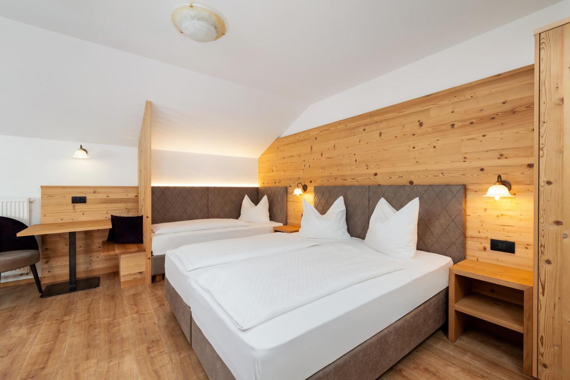 Hotel Alpenrose Dolomites Ла Вале Екстериор снимка