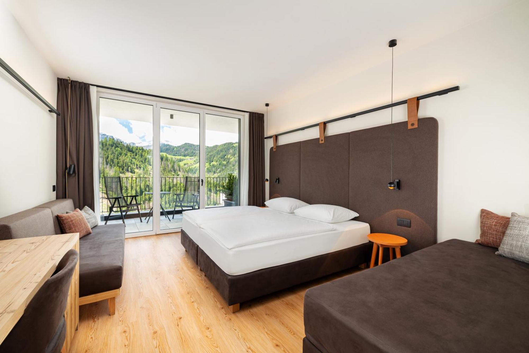Hotel Alpenrose Dolomites Ла Вале Екстериор снимка