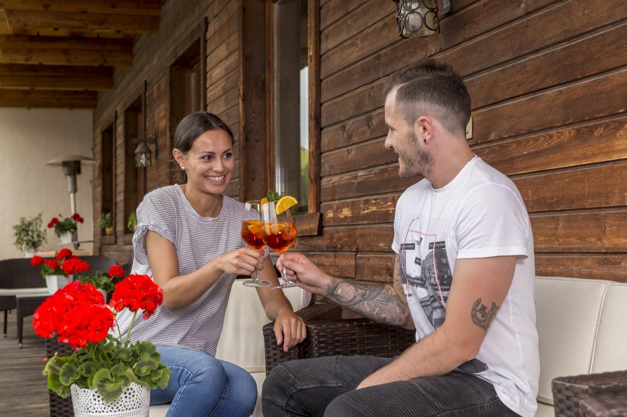 Hotel Alpenrose Dolomites Ла Вале Екстериор снимка