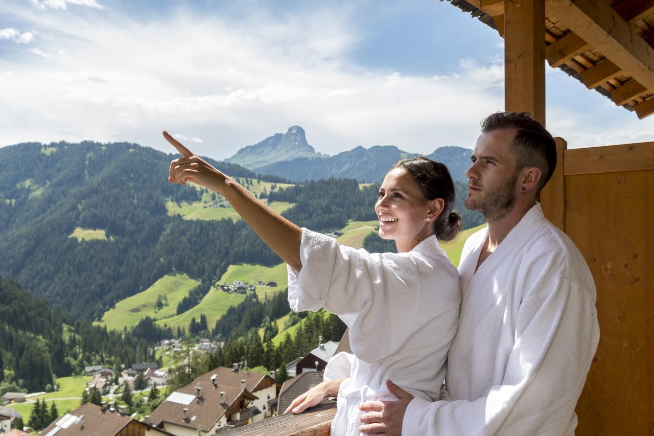 Hotel Alpenrose Dolomites Ла Вале Екстериор снимка