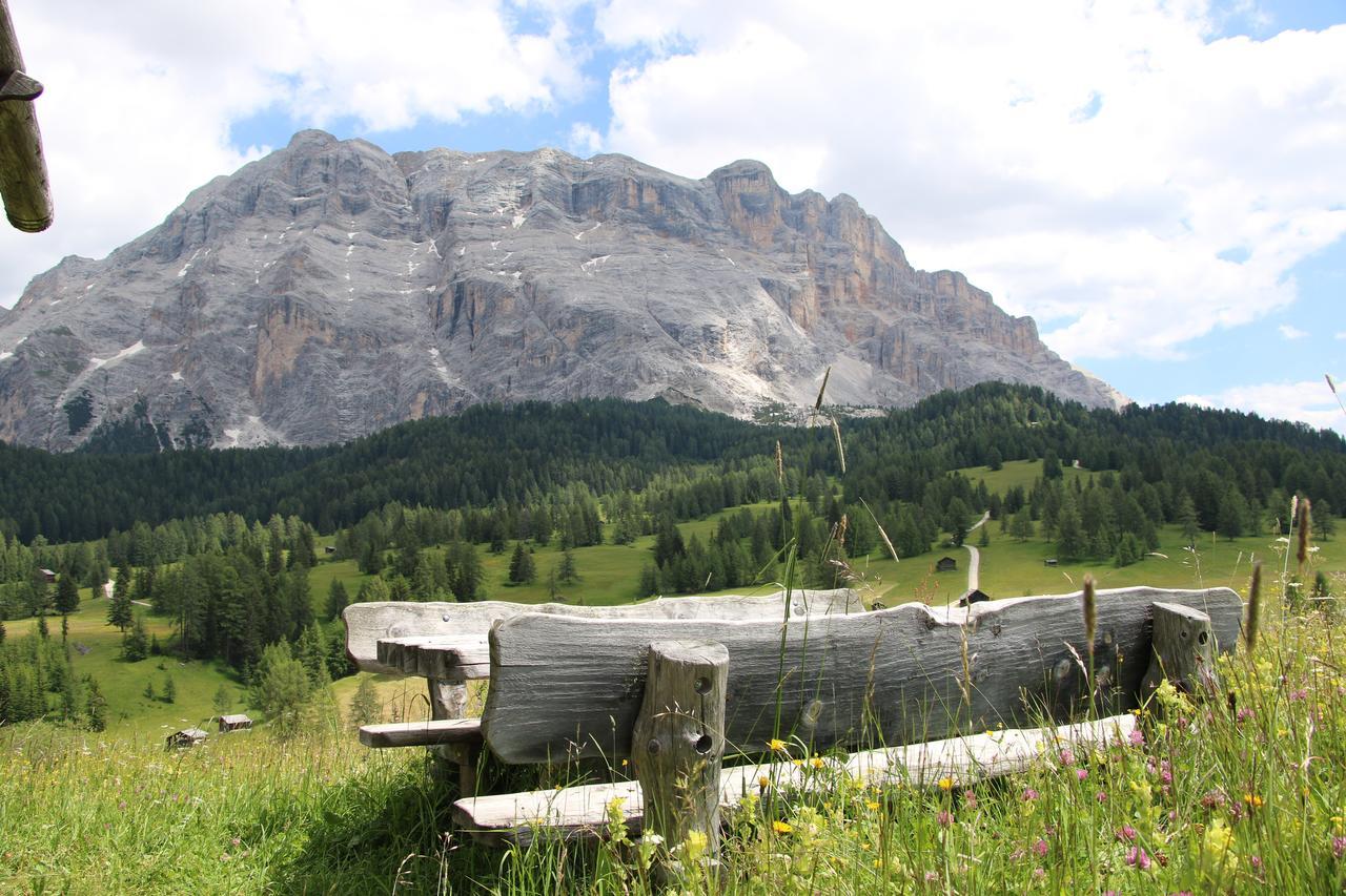 Hotel Alpenrose Dolomites Ла Вале Екстериор снимка