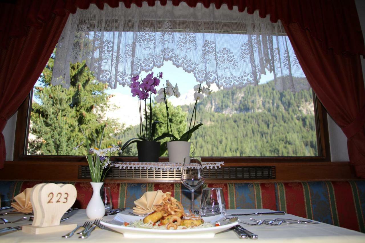 Hotel Alpenrose Dolomites Ла Вале Екстериор снимка